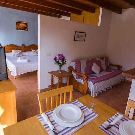 Es Cana Hostal Cala Boix מראה חיצוני תמונה
