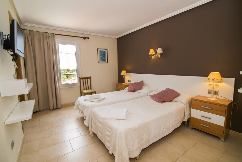 Es Cana Hostal Cala Boix מראה חיצוני תמונה