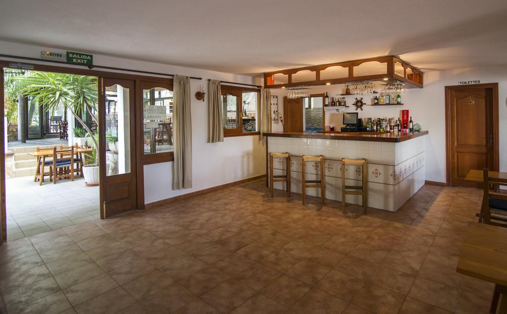 Es Cana Hostal Cala Boix מראה חיצוני תמונה